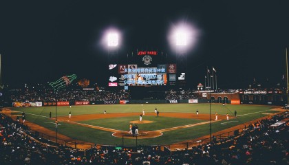 澳客网|王者荣耀世界冠军杯震撼收官，中国战队XYG逆袭夺冠引爆电竞热潮