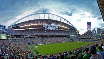 okooo澳客网官网：中国田径队闪耀钻石联赛上海站 苏炳添百米破十秒 王嘉男跳远摘金