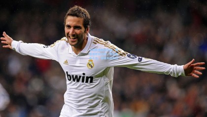 【澳客网】中超联赛激战正酣，海港领跑积分榜，泰山紧追不舍，保级大战白热化